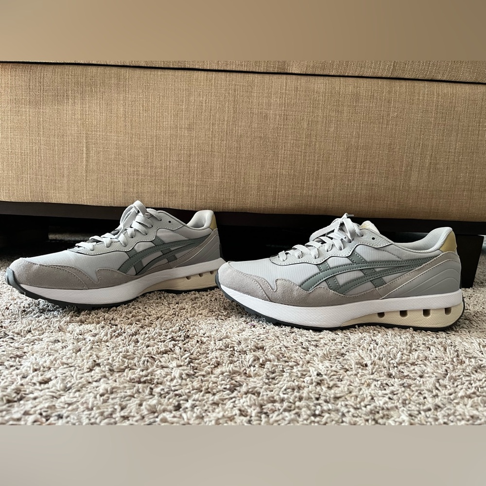 ASICS Jogger X81 NWT and Box - Size 11